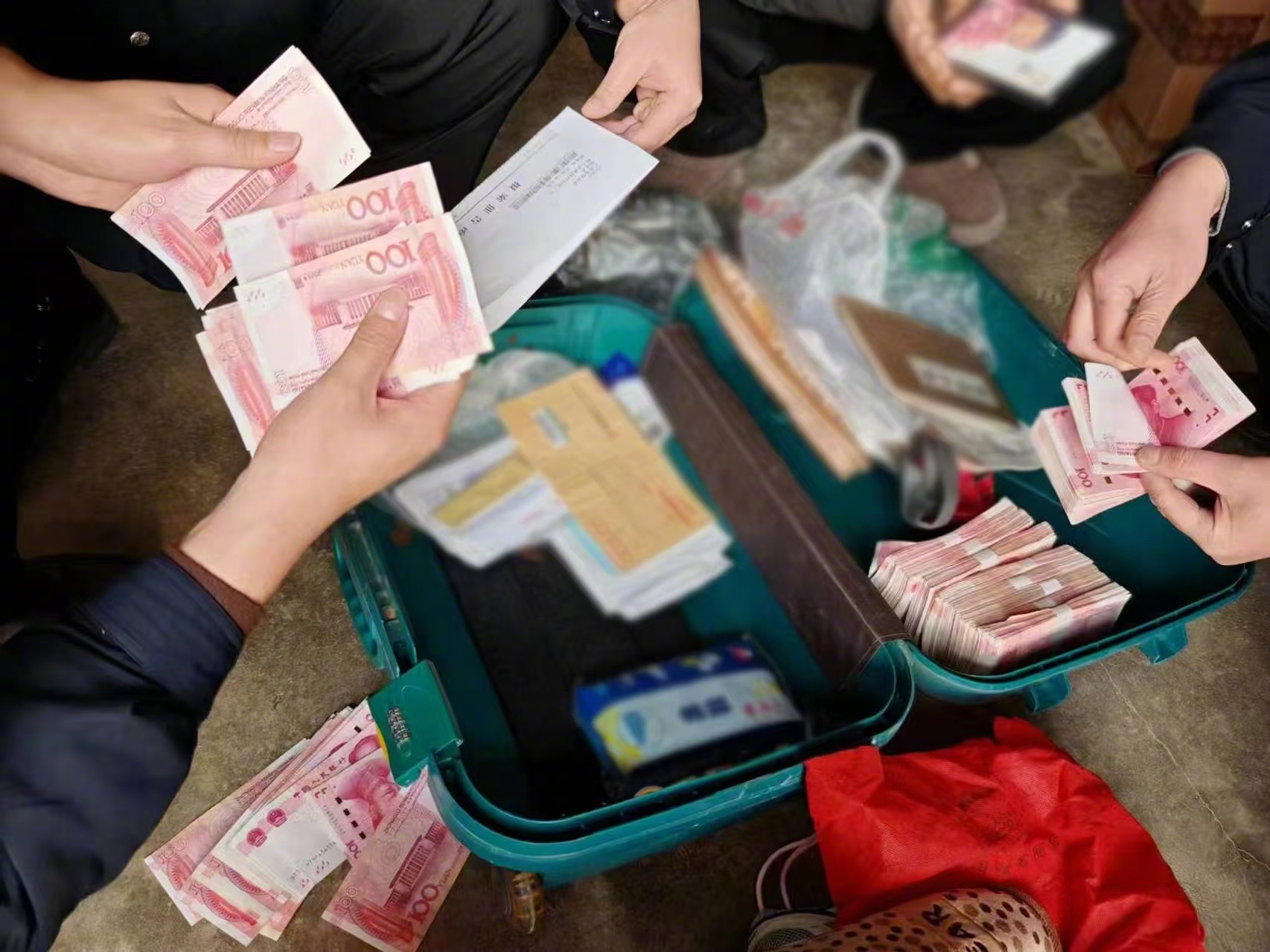最新带现金几十万能过安检方法分析(最方便真实的长兴携带现金过安检有具体规定吗方法)